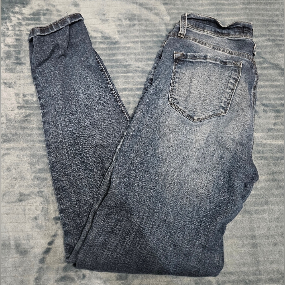 Kancan medium wash womens jeans!